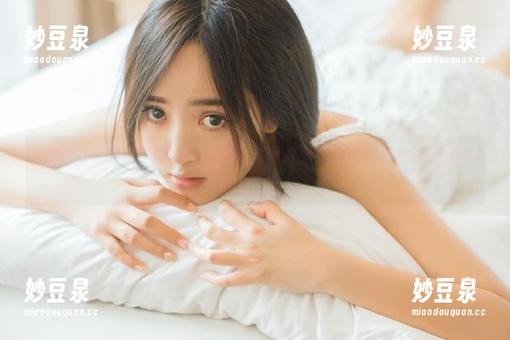 Umeko J的纯白艺术：梦幻写真图片合集展现无与伦比的美.txt
